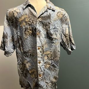 Tommy Bahama men’s shirt, original fit size small, 100% silk